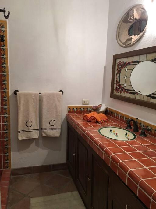 サン・ミゲル・デ・アジェンデ Casa Corazon Centro San Miguel Allendeヴィラ エクステリア 写真